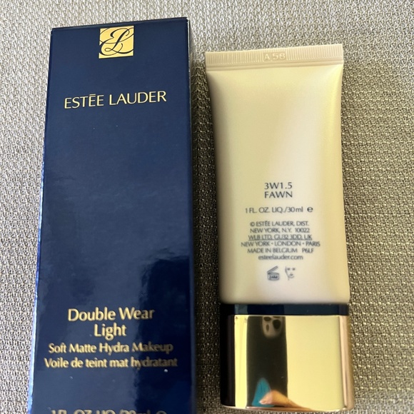 Estée LauderDouble Wear Light Soft Matte Hydra Foundation 1 oz/30 ml Fawn 3W1.5 - Picture 4 of 4